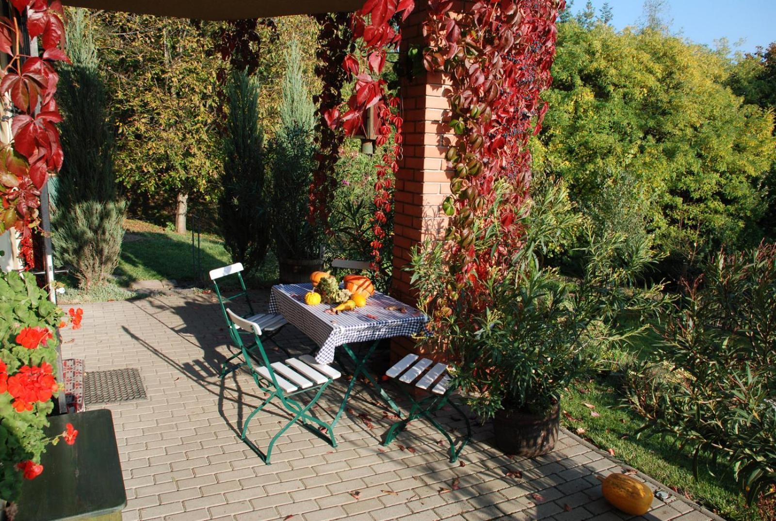 Hungaria Vendeghaz Hotel Eger Exterior photo